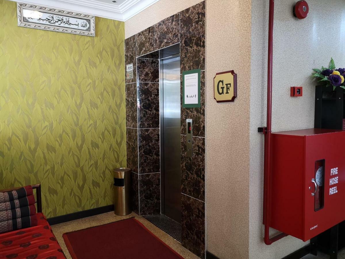 فندق غراند بالاس أمبانغ المظهر الخارجي الصورة